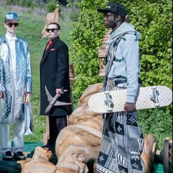 Louis Vuitton Skateboard by Virgil Abloh - Picture 3 of 13